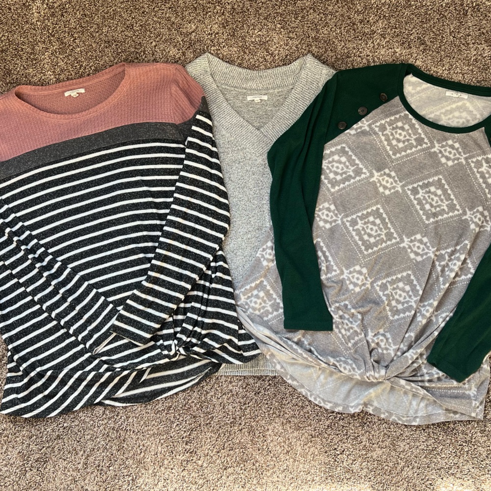 Maurices Long Sleeve Pullovers-Xl & L- lot of 3